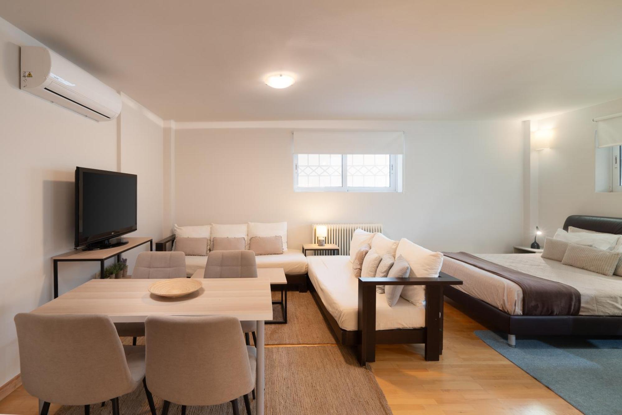 Bright, Cosy Studio Close To Glyfada Beach & Center เอเธนส์ ภายนอก รูปภาพ