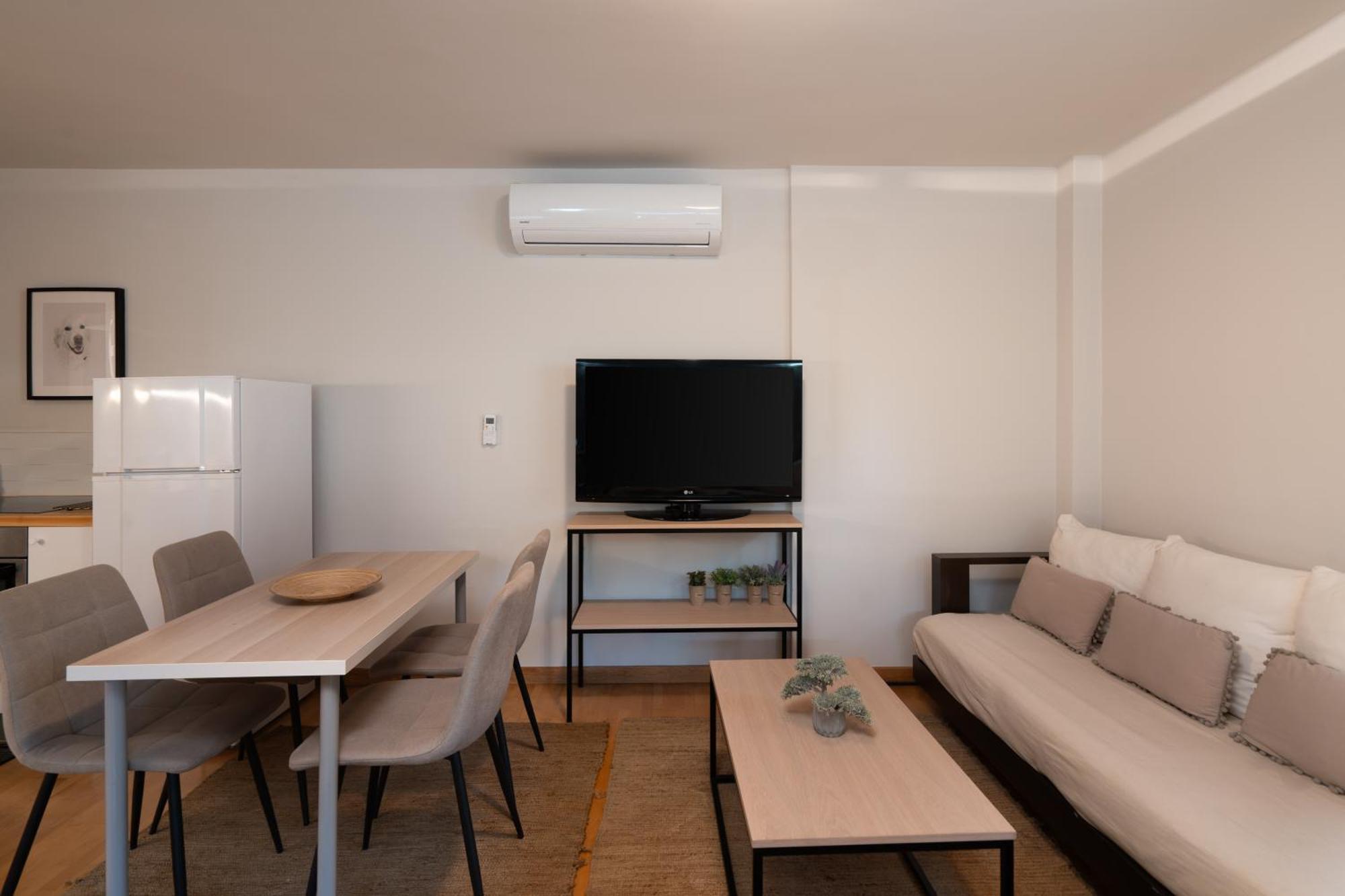Bright, Cosy Studio Close To Glyfada Beach & Center เอเธนส์ ภายนอก รูปภาพ